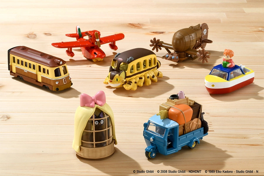 KIKI's delivery service x tomica toy car