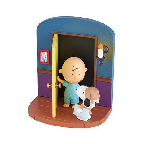 Rement PEANUTS Door Story