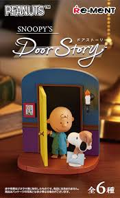 Rement PEANUTS Door Story